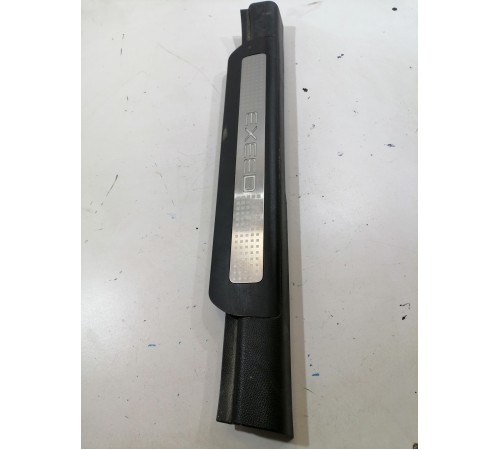 Накладка порога передняя правая