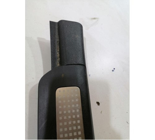 Накладка порога передняя правая