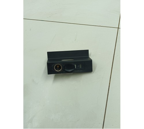 Накладка центральной консоли розетка 12v