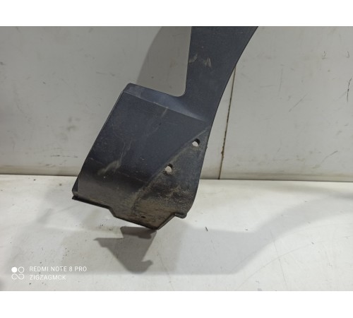 Накладка крыла(передняя правая)