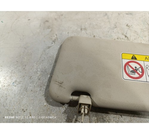 Козырек солнцезащитный правый