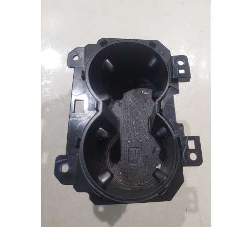 Подстаканник центральной консоли