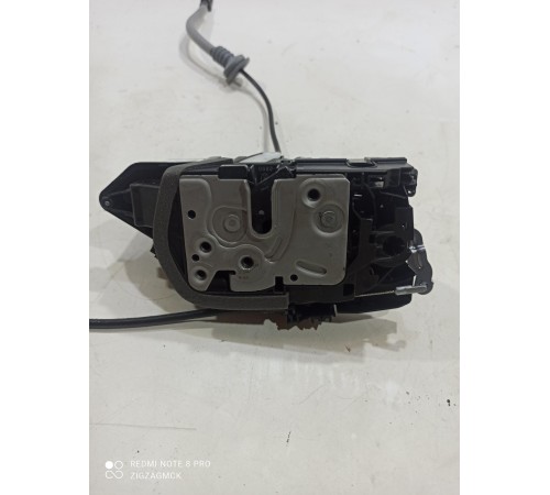 Замок двери (передний левый)