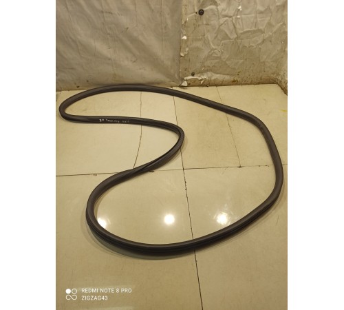 Уплотнитель двери(задний правый)