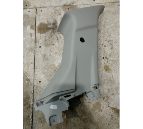 накладка стойки задней левой