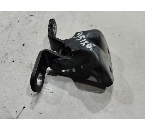 Петля двери(задняя левая верхняя)