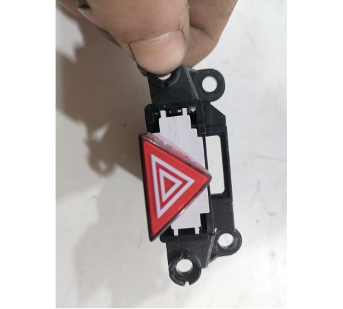 Кнопка включения аварийной остановки