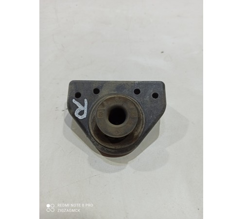 Подушка радиатора правая