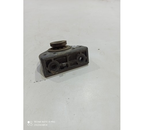 Подушка радиатора правая