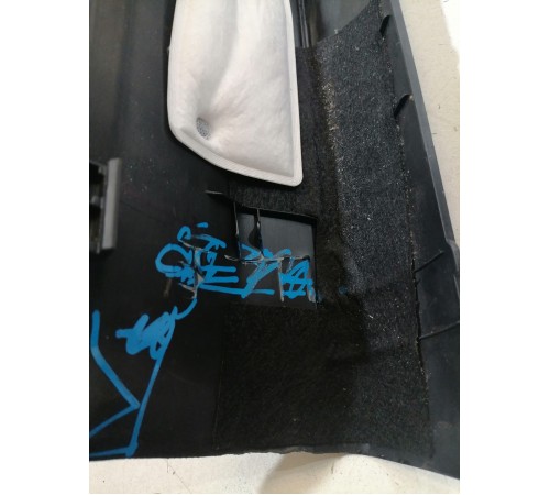 Обшивка стойки лобового стекла правая