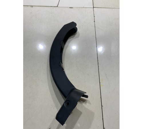 Накладка петли крышки багажника левая