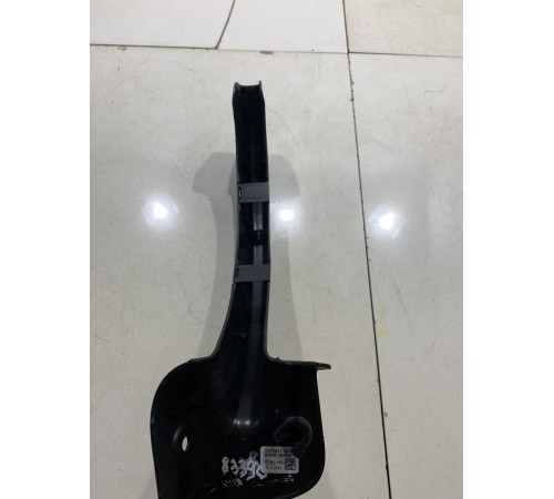 Накладка петли крышки багажника левая