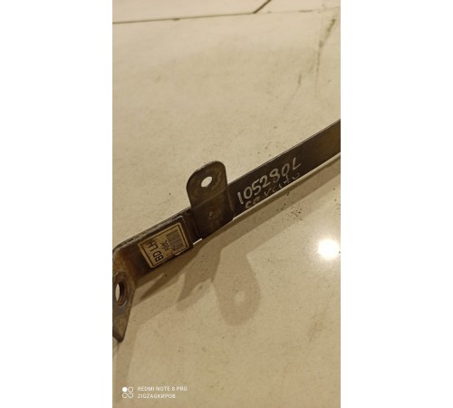 Крепление топливного бака левое