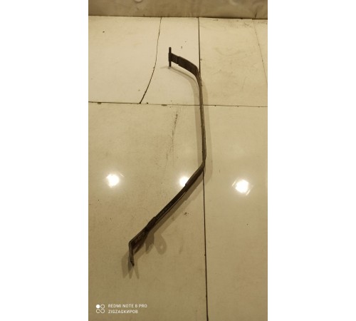 Крепление топливного бака левое