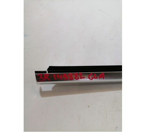 Молдинг двери задний правый