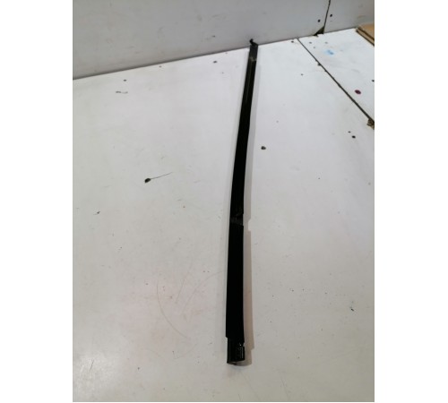 Молдинг двери задний правый