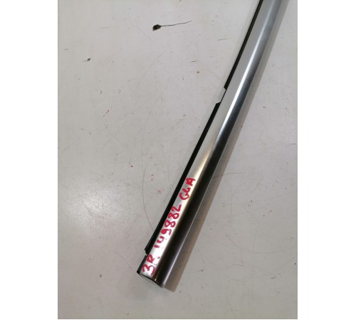 Молдинг двери задний правый