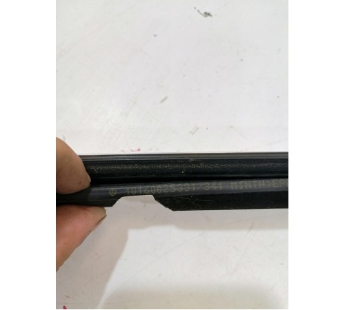 Молдинг двери задний правый