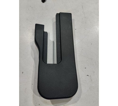 Накладка крепления сиденья задняя левая