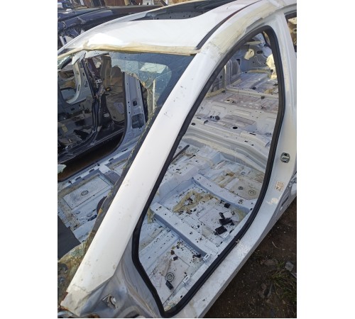 Стойка лобового стекла левая