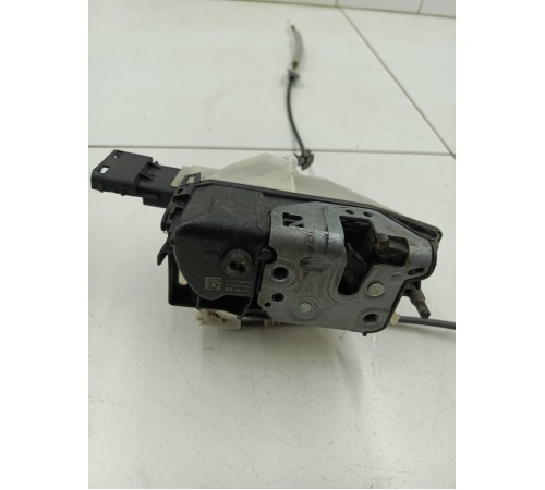 Замок двери передний правый