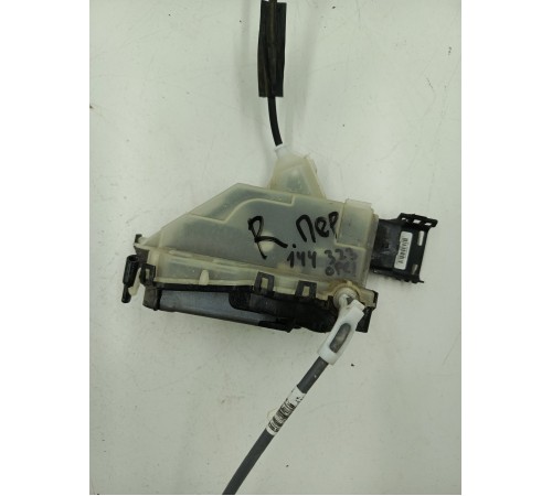 Замок двери передний правый