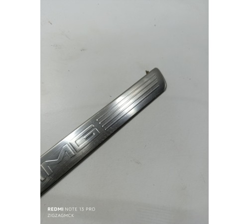 Накладка порога передняя правая