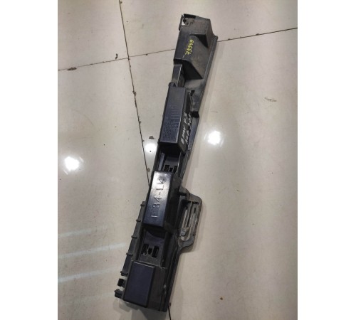 Кронштейн накладки на порог (наружней) левый задний