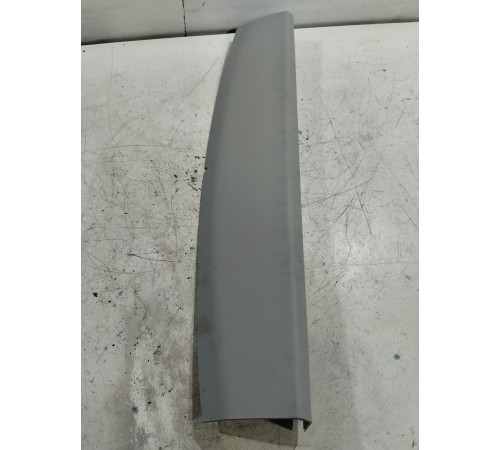 Обшивка крышки багажника верхняя