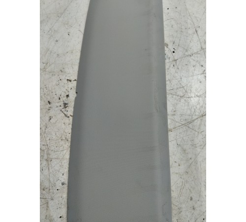 Обшивка крышки багажника верхняя