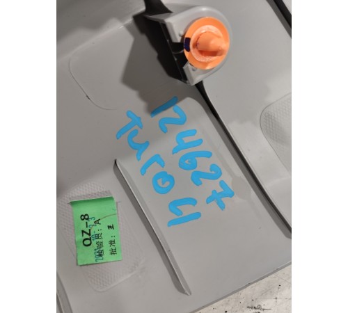 Обшивка крышки багажника верхняя