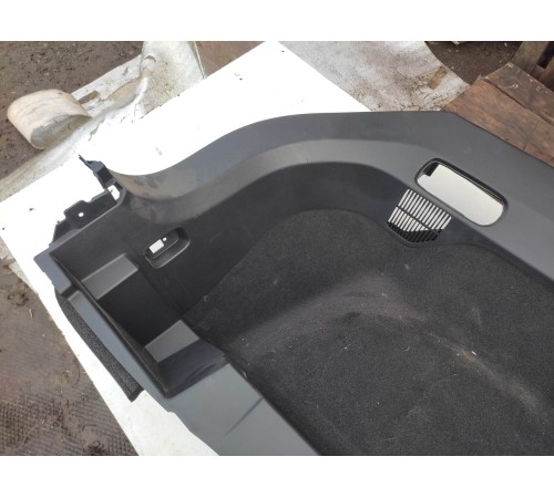 Обшивка багажника(левая)