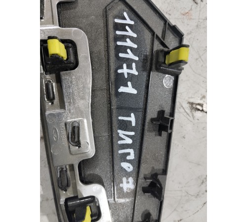 Накладка двери (передняя левая)