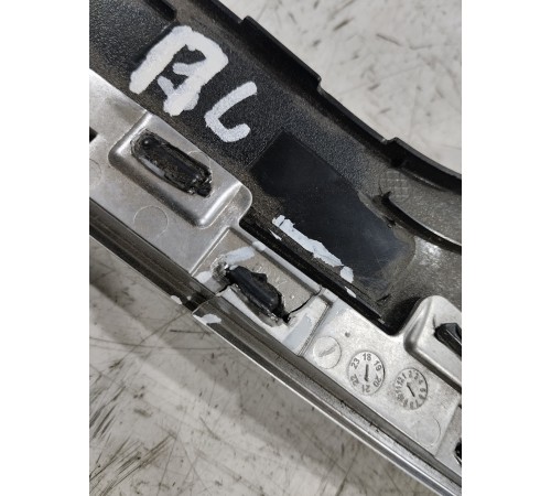 Накладка двери (передняя левая)