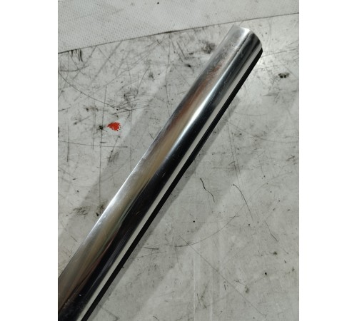 Уплотнитель стекла (передний правый наружный)