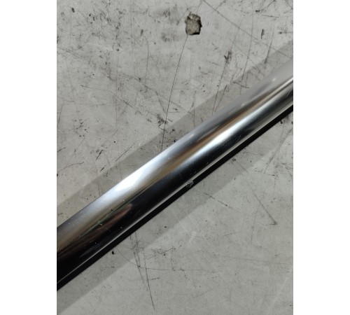 Уплотнитель стекла (передний правый наружный)