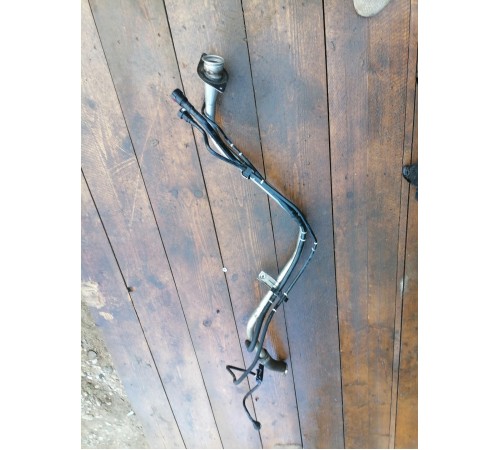 Горловина топливного бака