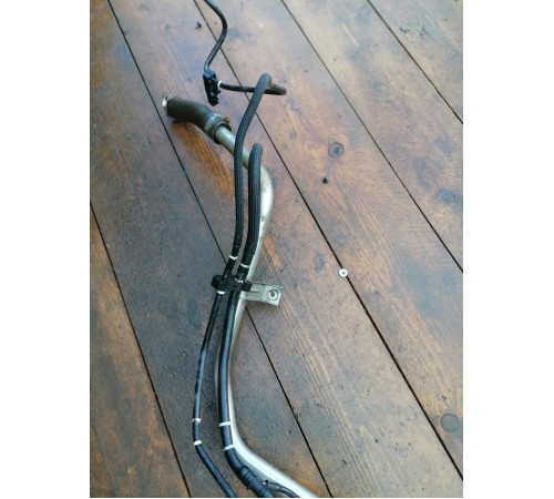 Горловина топливного бака