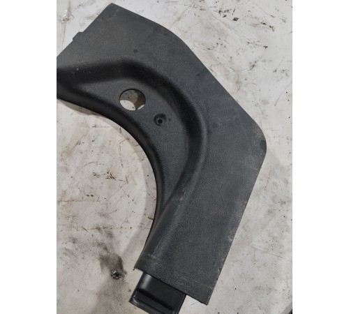 Накладка стойки передняя левая