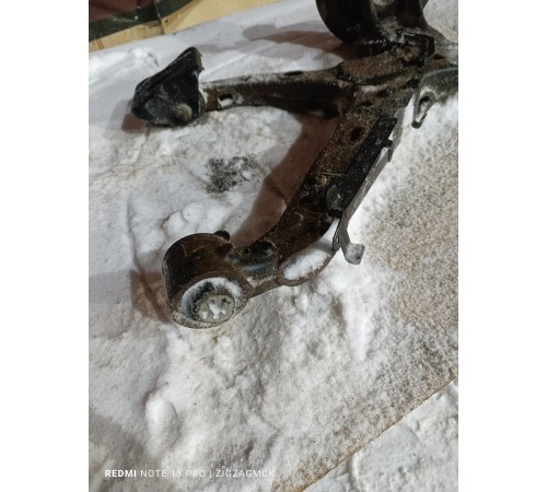 Рычаг задний правый