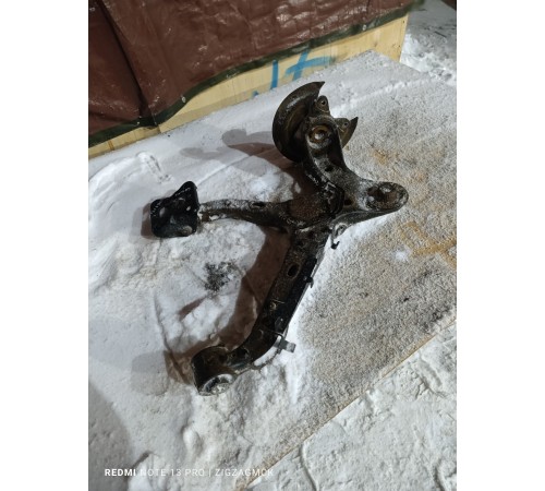 Рычаг задний правый