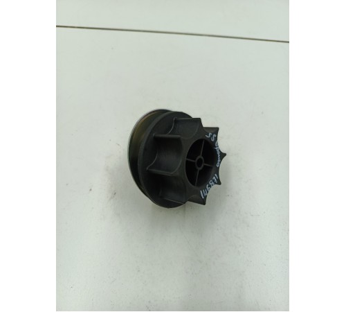 Болт крепления запасного колеса