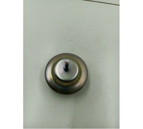 Болт крепления запасного колеса