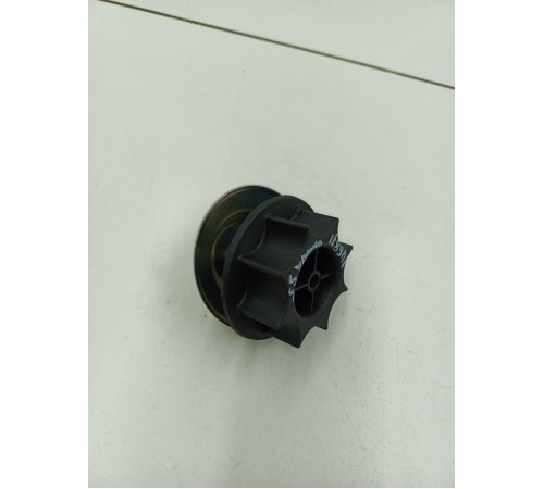 Болт крепления запасного колеса