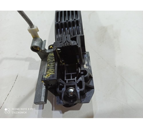 Ручка двери (задняя левая внешняя)