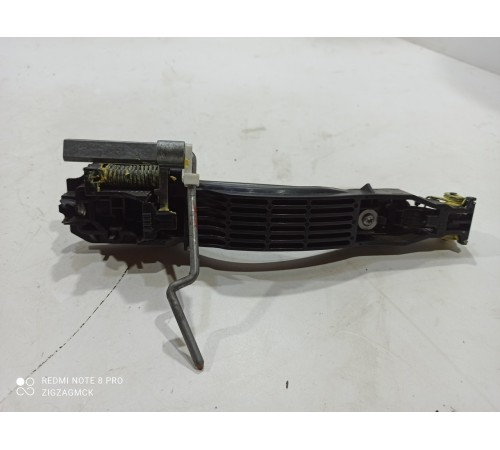 Ручка двери (задняя левая внешняя)