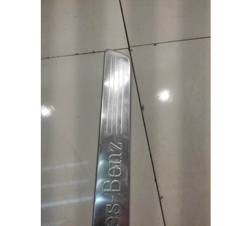 Декоративная накладка порога (передняя левая)