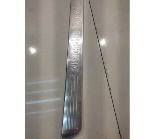 Декоративная накладка порога (передняя левая)