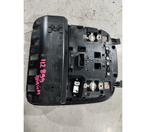 Плафон внутреннего освещения передний