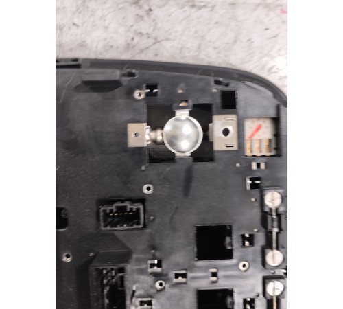 Плафон внутреннего освещения передний